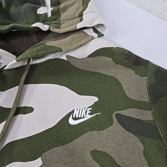 NIKE Camo Club Pullover Hoodie Green Camo MEN'S SIZE MEDIUM ‼️STAINS‼️AS-IS‼️... - Picture 9 of 16